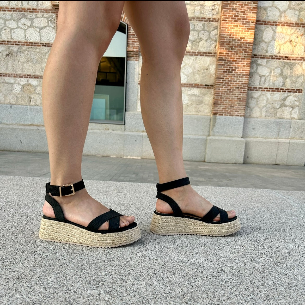 Sandalias Plataforma - Donna Negro