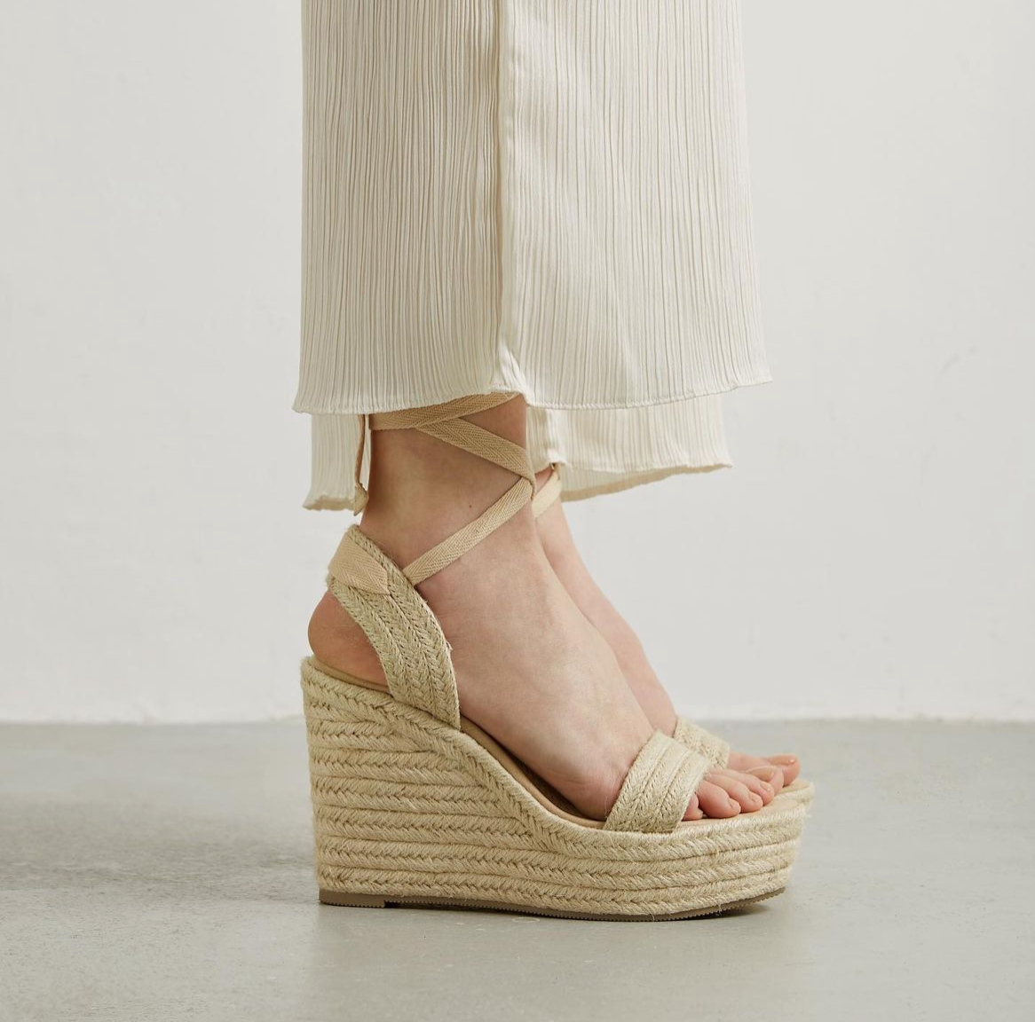 Sandalias Cuña Alta y Cinta - Elisabetta Beige