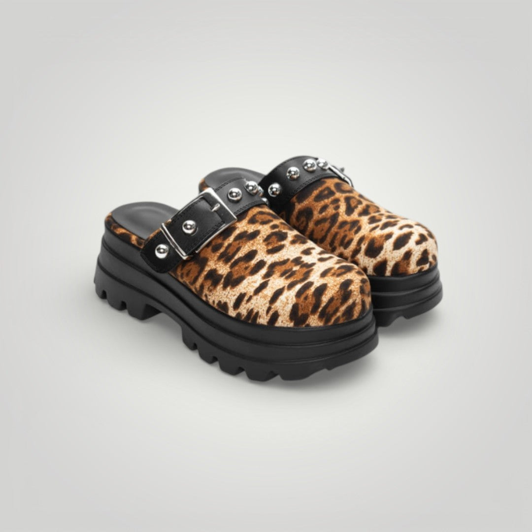 Clogs - Leopard Savage